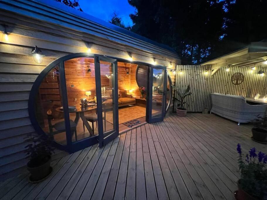 The Pines Treehouse At Treetops Hideouts Richmond  Buitenkant foto