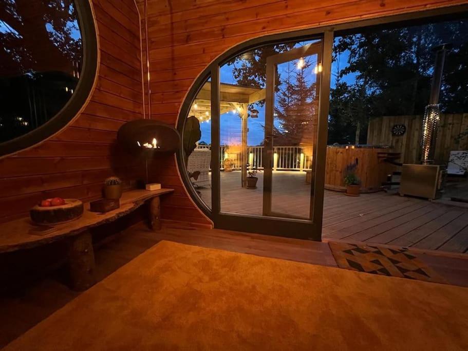 The Pines Treehouse At Treetops Hideouts Richmond  Buitenkant foto