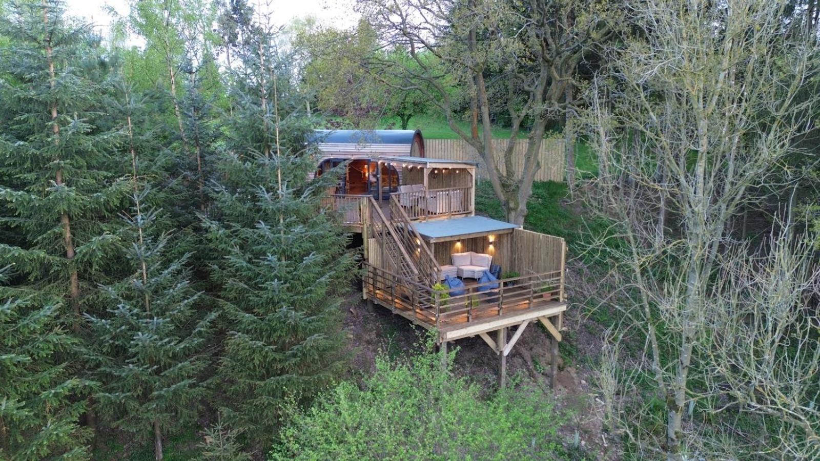 The Pines Treehouse At Treetops Hideouts Richmond  Buitenkant foto