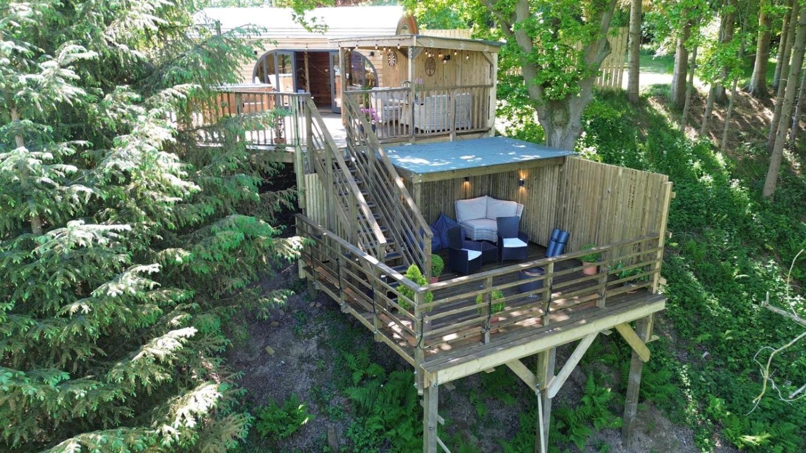 The Pines Treehouse At Treetops Hideouts Richmond  Buitenkant foto